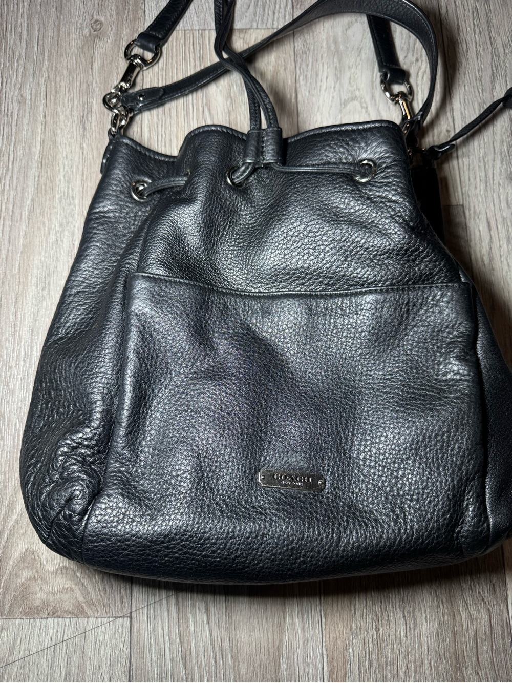 Coach Avery Drawstring Bucket Bag Black Pebbled Leather Classic Handbag Purse
